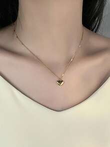 1pc Love Heart Pendant Necklace, New Minimalist Titanium Steel Clavicle Chain Necklace, Lightweight Luxurious Necklace Jewelry, Valentine's Day Gift - Gold - View 3