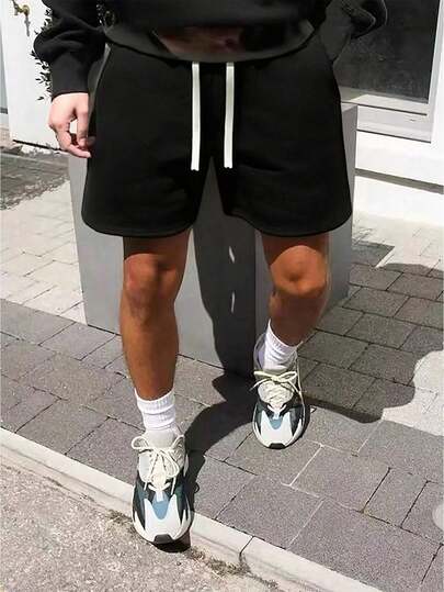 1pc Black Casual Shorts, Interpreting A Casual Attitude With A Minimalist Design, Polyester Fabric Provides All-Day Softness, Whether Hitting The Streets In Cool Or Lounging Casually, It Allows You To Switch Freely Between Fashion And Comfort, Showcasing Your Masculine Style. Summer