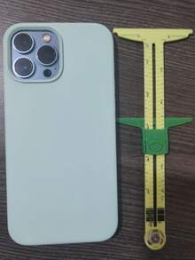 1件高品质五合一滑动尺，NANCY专业缝纫测量工具，采用耐用塑料制成，精度高。集多种测量功能于一身，方便缝纫、裁缝和布片裁剪。符合人体工程学的易握手柄，带来舒适的家用缝纫操作，是缝纫爱好者和专业裁缝的必备之选。颜色/款式随机 - 綠色 - 查看 4