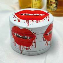 1个卡通红唇四层锌合金香料研磨器，50毫米 - 厨房用品和礼品之选，香料研磨器 - 彩色 - 查看 1