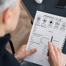 完整的紧急生活规划工具包和终极遗产规划师 - 15孔活页夹，包含145+页 | 丧葬安排、身后事准备、遗嘱、授权委托书、医疗指示 | 带标签分隔页和清单的A-Z生活管理指南 | 耐用且易于使用的临终规划工具 - 黑與白 - 查看 8