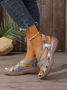 1 Pair Girls' Thick Sole Wedge Fashionable Sandals, PU Material Super Light Weight, Rivet Decor, Suitable For Summer