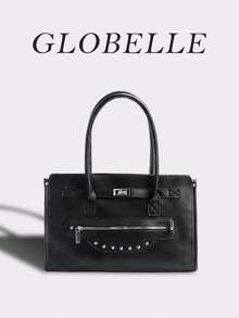 GLOBELLE黑色亮面双提手手提包，配银色五金配件。这款时尚的黑色人造革托特包采用挺括的包型设计，配有双提手和抛光银色饰件（锁扣、拉链口袋、铆钉镶嵌）。女士托特包。宽敞的主隔层和前置拉链小袋，非常适合日常使用。经典的设计融合了优雅与实用性，是工作、外出办事或休闲出行的理想之选。 - 黑色 - 查看 13