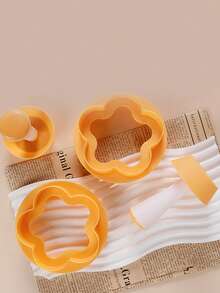 Creative Cupcake Molds, Plum Blossom Cookie Cutters, Rice Ball Molds, Egg Tart And Donut Making Tools - Multicolor - View 7