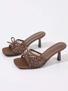 Malla con estampado de leopardo de cabeza cuadrada