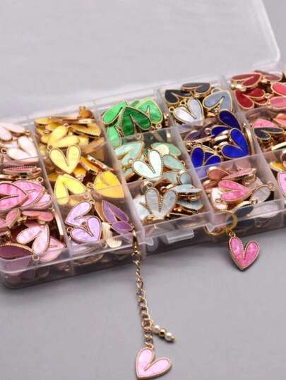 Colgante con forma de corazón de aleación de zinc de colores encantadores, adecuado para decoraciones DIY, pendientes, collares, pulseras, tobillos, llaveros, encantos de bolso, correas de teléfono, etc. Ideal como materiales de regalo festivos para familiares y amigos (surtido aleatorio)