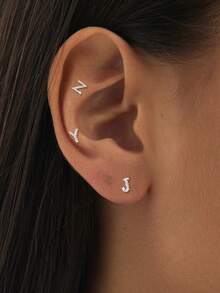 1件925纯银字母耳钉，个性化耳钉，男女通用螺丝耳钉（单只） - 單隻耳釘 - 查看 3