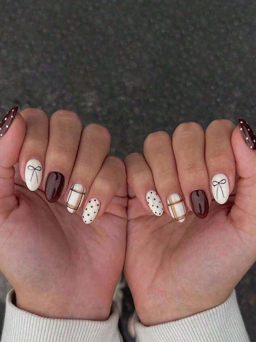 Use It To Change Your Nails, 24 Pieces/Set Of Simple Style Medium Oval Press-On Nails, Designed With Vintage Brown Checkered Polka Dot Bow Pattern, Suitable For Girls And Women To Wear On Daily Dates And Parties, Elegant & Fashion Fairy Accessories, Nails Press On, Christmas & New Year Nails, For Holiday, Party, , Christmas Decoration Nails - 彩色 - 查看 1