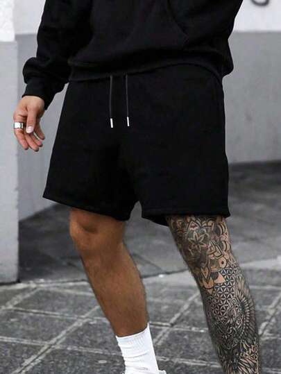 男士纯色针织短裤，夏季轻盈丝滑抽绳腰宽松直筒裤，简约风格，适合日常通勤、休闲外出、晚间约会、户外运动、海滩度假、街头服饰。