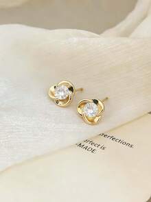 2pcs Women's Elegant Clover Zirconia Stud Earrings, Copper Inlaid Earrings, Suitable For Daily Wear - Earrings - View 6