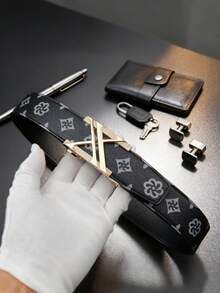 男士商务皮带一条，字母合金自动扣皮带，搭配高品质PU印花皮带，长度120厘米，可自由裁剪以适应裤子，是送给男友和父亲节的理想礼物。