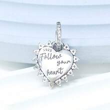 1个金色爱心LOVE红色箭头穿过爱心的吊坠，孔径4.5毫米，适合蛇骨链手链DIY饰品，女士日常佩戴 - 心形吊墜 - 查看 3