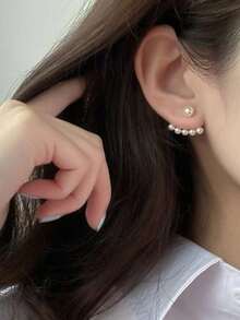 一对优雅仿珍珠耳钉，百搭法式风格女士耳环 - 彩色 - 查看 2