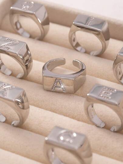 1 adet Lüks 26 Harfli Blok Tek Taraflı Zarif Kübik Zirkon Taşlı Açık Yüzük, Gençlerin Günlük Kullanımına Uygun Zarif Takı Aksesuarı, 26 Baş Harfli Yüzük Arkadaşlar İçin İdeal Bir Hediye