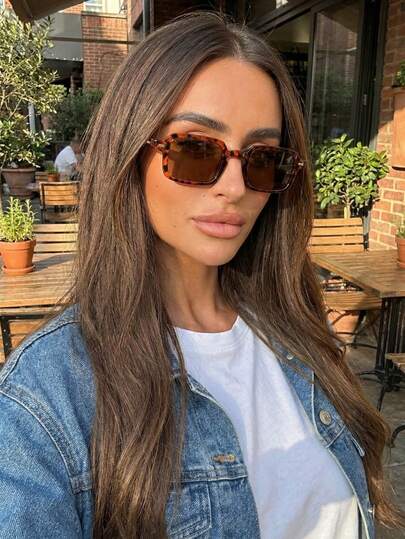 1副豹纹塑料长方形全框ins风百搭女士时尚眼镜，适合夏季日常生活、驾驶、露营、街头摄影、热带海滩度假、家庭出游、约会等场合佩戴，时尚配饰