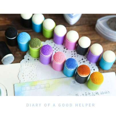 10个指套海绵印章，配有柔软海绵头，适用于墨水、粉笔、颜料晕染、模板和细节刻画，是绘画、卡片制作、素描和手工制作的理想之选，也是婴儿派对、产后和儿童生日的理想礼物，以及艺术工具。