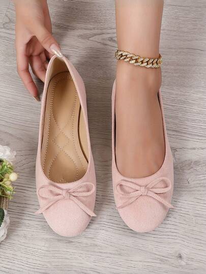 Nuevos zapatos de ballet de suela plana de color rosa suave con decoración de lazo para adolescentes, suela transpirable y suave, no cansa para el transporte, versátil para uso diario, zapatos de ballet de bajo empeine