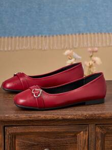 女士时尚百搭方头玛丽珍平底鞋 - 经典百搭的红色，舒适百搭，适合办公室和休闲场合，四季皆宜，新款时尚简约平底鞋，一脚蹬设计，纯色亮面，是情人节、母亲节、婚礼、派对、办公等场合的理想礼物。（尺码偏小，鞋型偏窄，建议选购大一码） - 紅色 - 查看 4