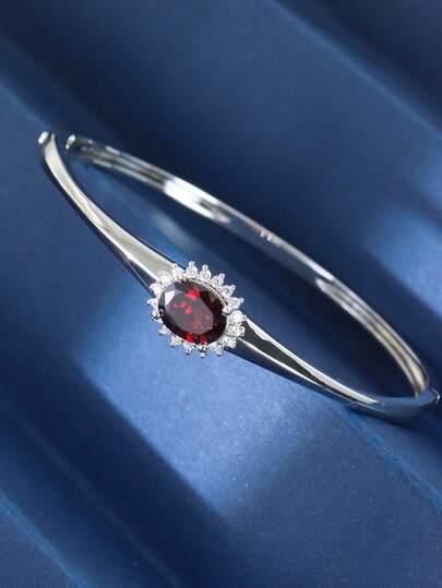 1条S925纯银双蛇形盘绕手链，时尚前卫，适合派对和日常佩戴。送给朋友的独特礼物，送给爱人的难忘饰品。