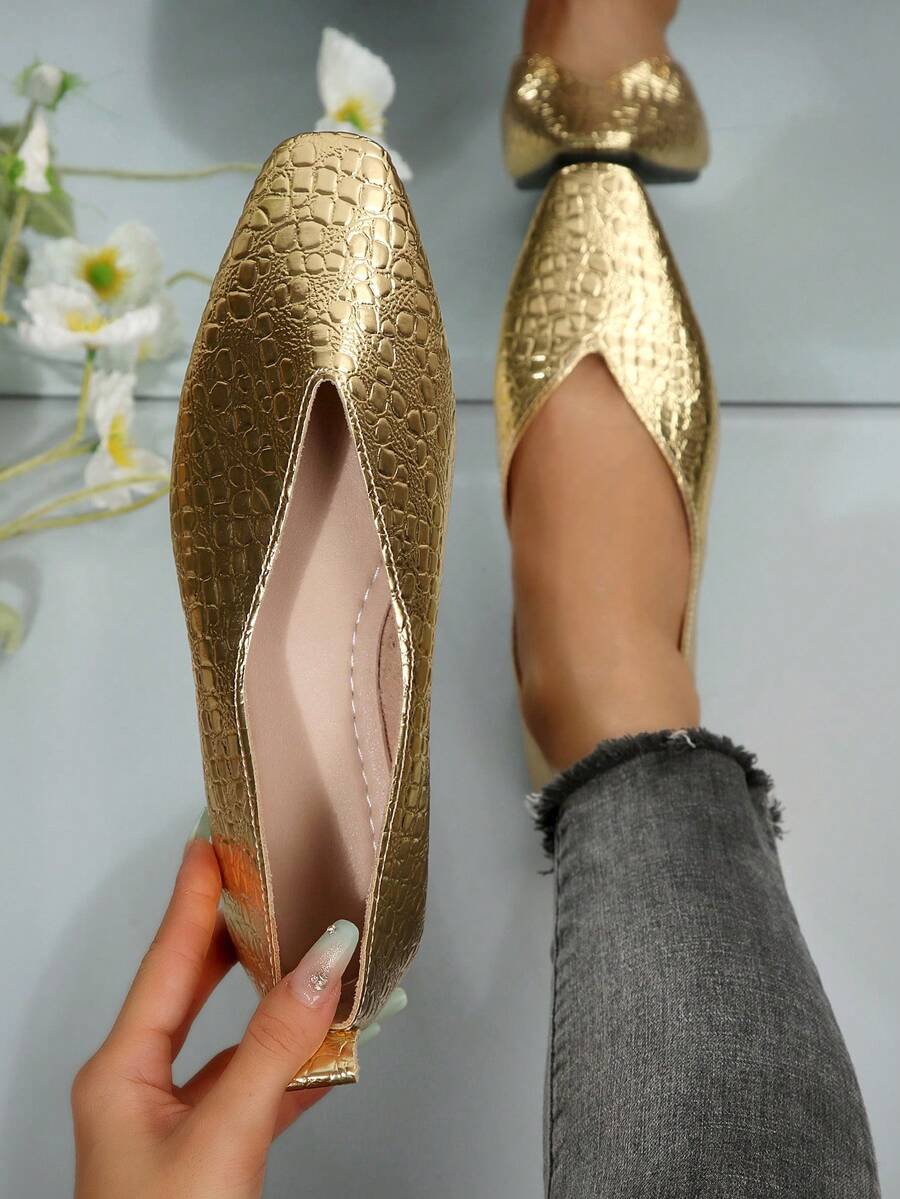 Women's Slip-On Flat Shoes, Minimalist & Elegant Design Suitable For Daily Wear, Work, Casual Outings, Parties, Commuting, And Business - Gold - View 1