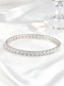 1件S925纯银手链，适合红毯盛典、周年纪念派对，耀眼优雅；情人节可赠予伴侣，惊艳精致，与西方浪漫节日的激情氛围相得益彰。 - 銀色 - 查看 1