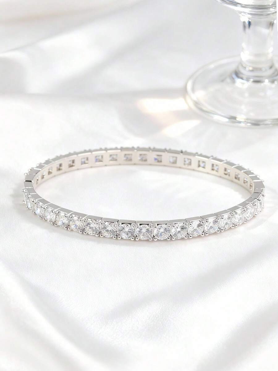 1件S925纯银手链，适合红毯盛典、周年纪念派对，耀眼优雅；情人节可赠予伴侣，惊艳精致，与西方浪漫节日的激情氛围相得益彰。 - 銀色 - 查看 1