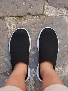 男女通用黑白针织袜套式运动鞋，轻便透气休闲运动跑步鞋