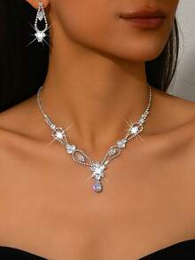 Set de 2 piezas de collar plateado + aretes, joyería de cristal rosa con diseño floral, accesorios para bodas y fiestas, regalo de Navidad y Día de San Valentín - Luz de luna blanca - Ver 2