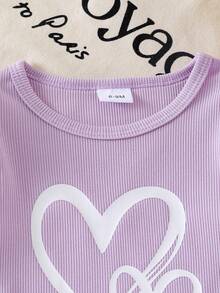 2件套女婴爱心印花荷叶袖T恤上衣和松紧腰爱心贴片袖口休闲牛仔短裤套装 - 淡紫色 - 查看 4