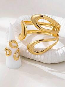 一套时尚镂空几何金属戒指和手链套装，女士情人节礼物 - 金黃色 - 查看 3