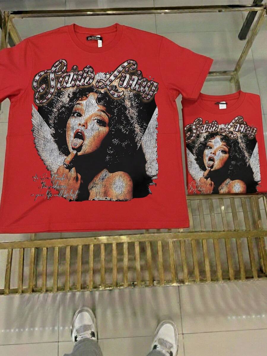 Saint Livin' Angelic Woman Tee, (Cotton T-Shirt) Men's Round Neck Short-Sleeved Cotton Casual T-Shirt, Loose Style, Versatile, Unisex, Suitable For Holiday Travel! Graphic Tees Shirts Men Clothes  Jersey - 紅色 - 查看 1