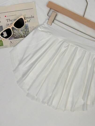 纯色可爱荷叶边下摆女式短裙，适合居家、晚间约会等场合