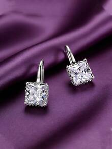 MONALLY Pendientes elegantes y clásicos de gota con corte de princesa y circonita cúbica plateada en plata para mujer, hipoalergénicos, perfectos para bodas, bailes de graduación y uso diario, un regalo atemporal para ella - Gancho para la oreja - Ver 4