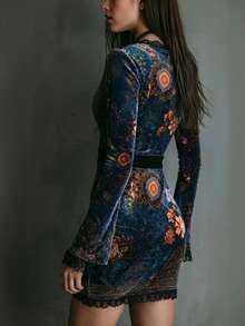 Bohemian Retro Floral Print V-Neck Velvet Bodycon Mini Dress - Multifärgad - Visa 2