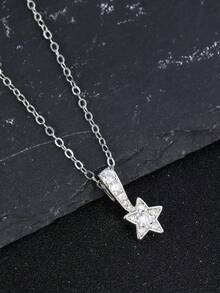 1件S925纯银流星立方氧化锆吊坠项链，采用五角星和彗星尾设计，饰以密镶水晶和中心宝石，闪耀浪漫，适合日常佩戴、约会等场合。 - 銀色 - 查看 4