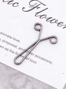 4pcs Multi-Functional Adjustable Fixed Clamps, No-Nail Waist Fixation Clips, Invisible Anti-Leakage Clips, Multi-Purpose Scarf/Headband Tightening Tools, For Tightening Cuffs, Collars, Waistbands, Pant Legs - 4pcs - View 12