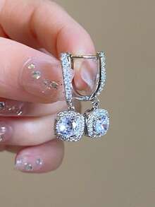 1 Pair Elegant Luxury Geometric Cubic Zirconia Inlaid Cube Design Copper Alloy Earrings, Suitable For Women's Daily, Dating, Holiday, Party Wear