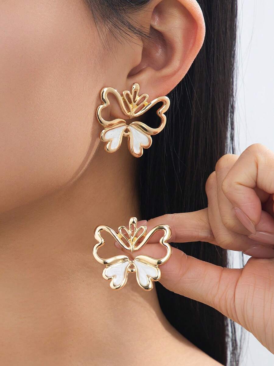 1 Pair Elegant Hollow White Enamel Heart & Butterfly Stud Earrings, Romantic Gift For Women On Valentine's Day (No Gift Box) - Yellow Gold - View 1