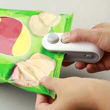 No More Stale Snacks! USB Mini Bag Sealer - Handheld Device To Instantly Re-Seal Any Chip Bag Or Plastic Pouch, Portable & Easy Use - 白色 - 查看 5