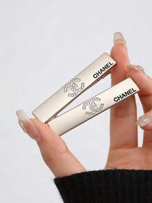 CHANEL 银色发夹，侧分发夹，优雅女士发饰