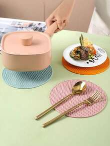 3-Pack Silicone Heat Resistant Placemats - Round Non-Slip Pot Holder Mats For Kitchen Countertops & Dining Tables, Multi-Purpose Hot Pad Trivets For Hot Dishes, Outdoor Picnics & BBQ Use - 3PCS - View 5