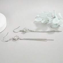 1 đôi bông tai mặt dây chuyền tua rua bằng bạc sterling 925 đính đá Cubic Zirconia thời trang và thanh lịch, thích hợp cho tiệc chiêu đãi, đám cưới, các dịp lễ hội và đeo hàng ngày. - Bạc - Xem 3