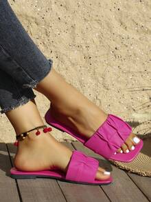 Sandalias de verano con tiras plisadas, decoración de perlas falsas y flores, elemento de tira transparente, simples y elegantes, unicolor, planas - Cabeza cuadrada de color rojo vino - Ver 6