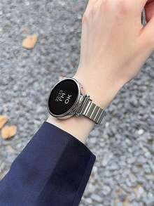 18mm/20mm/22mm 金属磁吸表带 - 适用于三星 Galaxy Watch 6/5/4 40mm/44mm、Galaxy Watch 5 Pro、Galaxy Active 2、Watch 6/4、GT6/GT5/GT4/GT3 Pro，时尚替换表带，舒适的中性设计 - Starlight - 查看 3