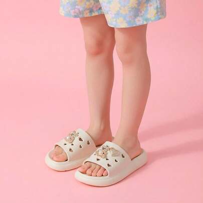 Chinelo Slide Nuvem Infantil Menina com Bottons Ursinho e Coração Confortável Moda Dia a Dia Verão Praia