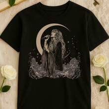 Celestial Singer Tee StevieNicks Inspired Bohemian Style Moon Phases Graphic Tee Music Lover Gift Festival Clothing Uni - 黑色 - 查看 1