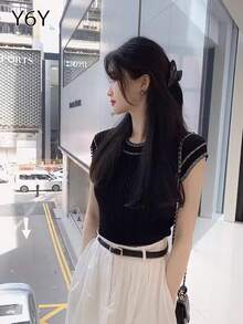 [Y6Y] Women's Black Crew Neck Knit Sleeveless Vest, Fashionable High-End Hooded Sleeve Top, Suitable For Spring/Summer Wear - Black - View 1