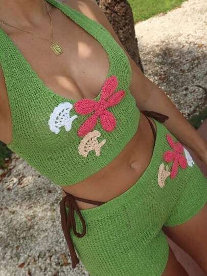 Conjunto de 2 piezas bohemio Y2K de mujer, de punto ligero y calado, con top de tirantes finos de escote en V profundo con bordado de estrella de mar, emparejado con shorts ajustados de cintura elástica, conjunto sexy sin espalda en color verde, adecuado para vacaciones en la playa, piscina, fiestas en la playa, festivales de música, viajes casuales, actividades al aire libre