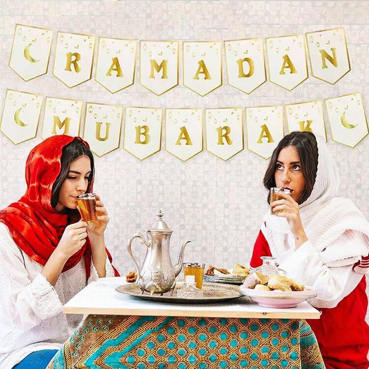 2pcs/Set Eid Mubarak Star & Moon Paper Pennant Flags, Black & Gold Star Moon Pattern Party Decorative Banner, Ramadan Festival Home Decor, Ramadan Celebration Supplies, Event Venue Decoration - Multicolor - View 7