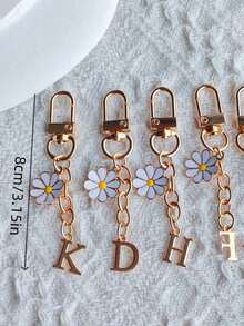 金色A-Z时尚字母钥匙扣，配可爱雏菊吊坠 - 个性化字母钥匙圈，时尚包包挂饰，手工波西米亚风礼物，男女皆宜，是生日、毕业、结婚礼物、背包和车钥匙装饰、友谊日礼物、装饰钥匙扣、情人节礼物、近期节日礼物的理想之选，也适合送给家人、朋友、同事和同学。 - 彩色 - 查看 11